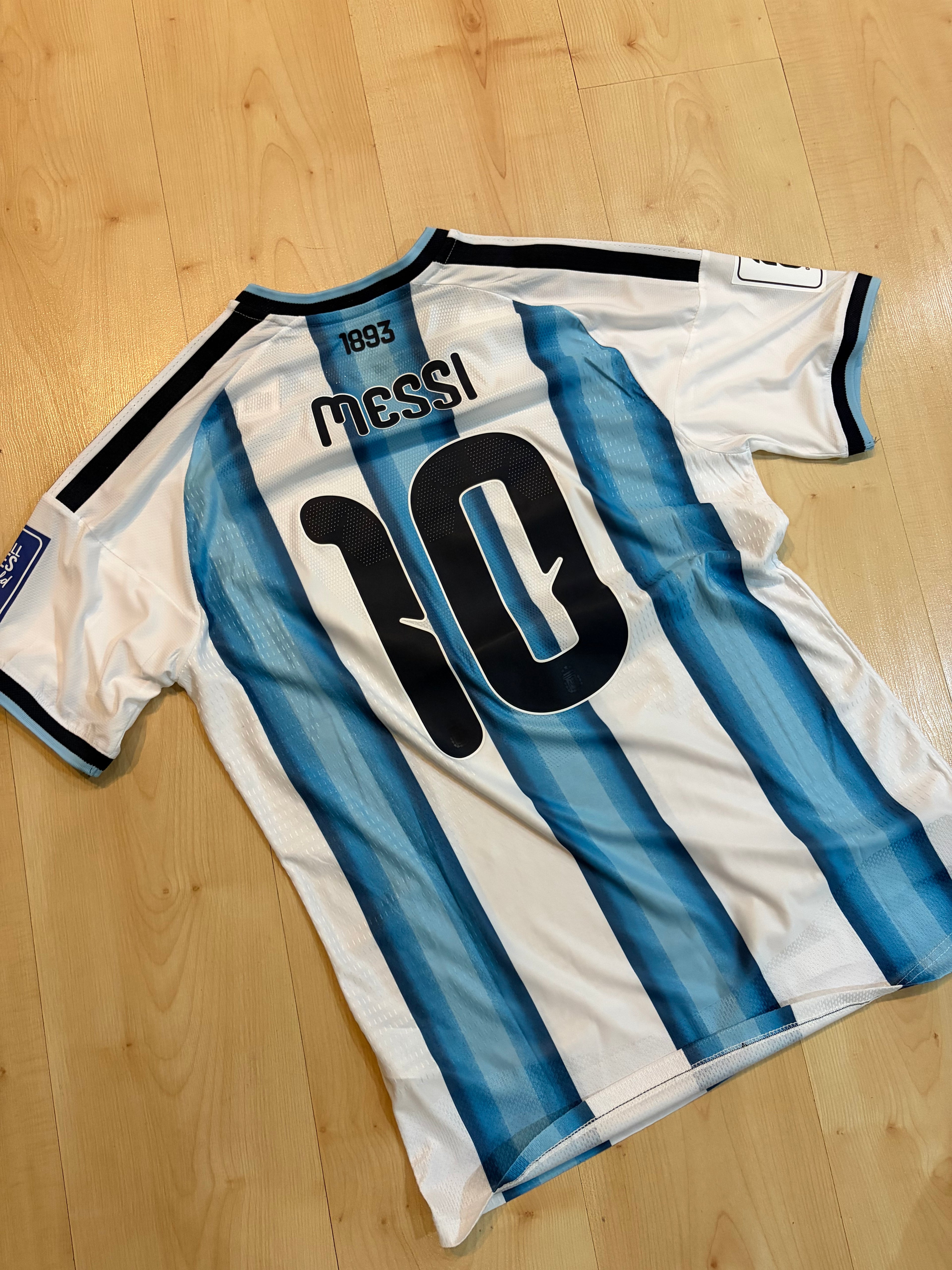 On Hand - 2026 Argentina Home Kit (XL - MESSI /10)