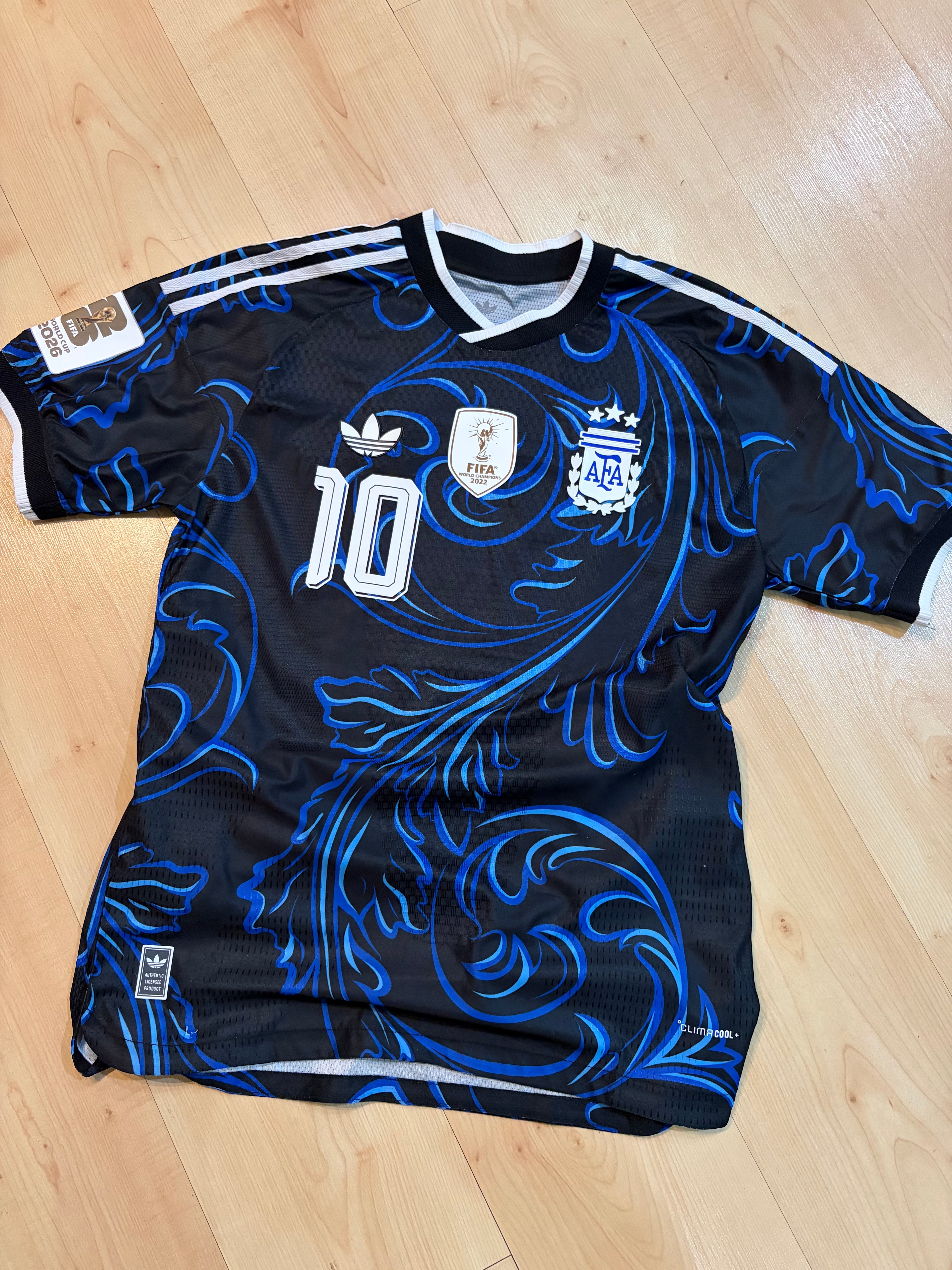 On Hand - 2026 Argentina Away Kit (XL - MESSI /10)