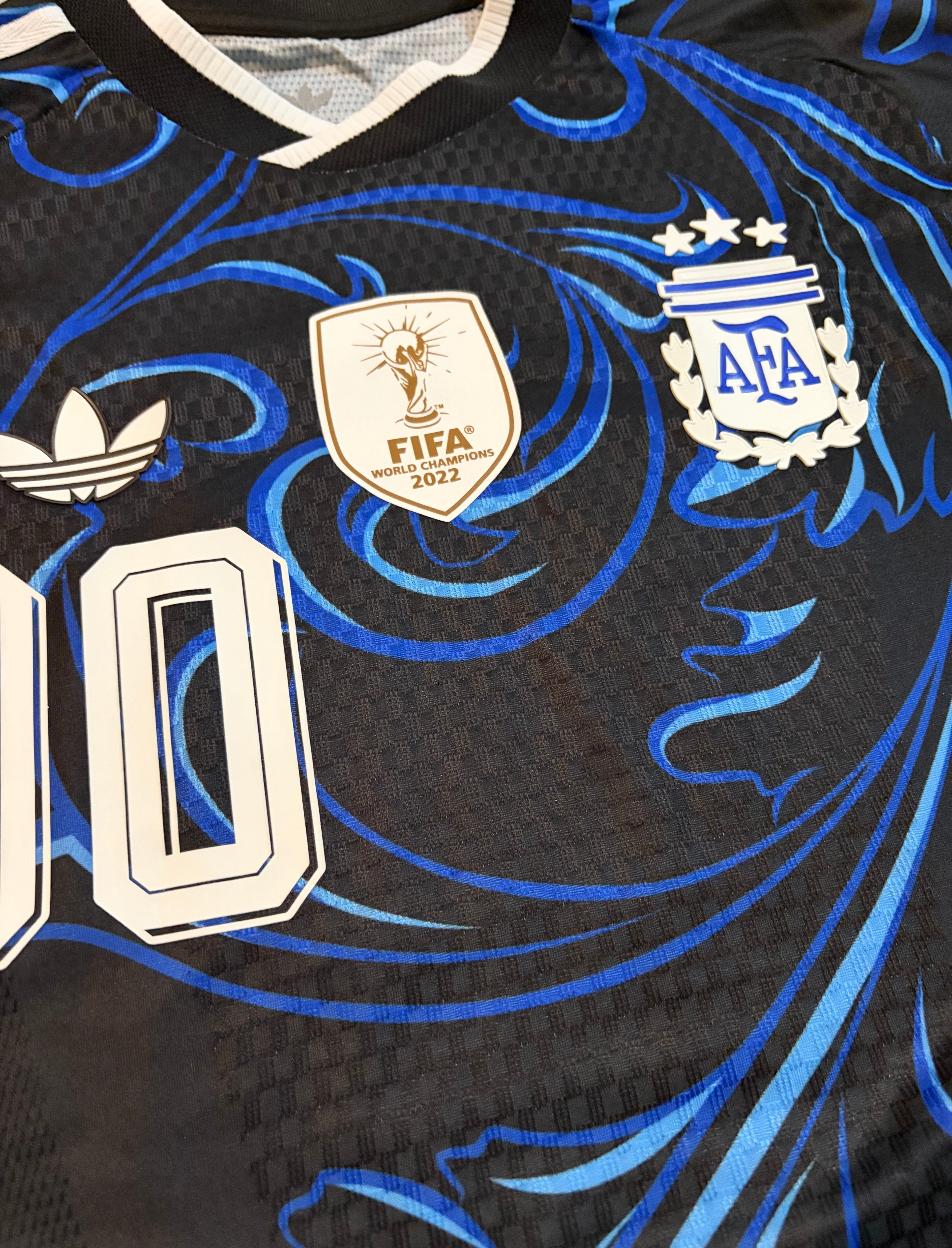 On Hand - 2026 Argentina Away Kit (XL - MESSI /10)