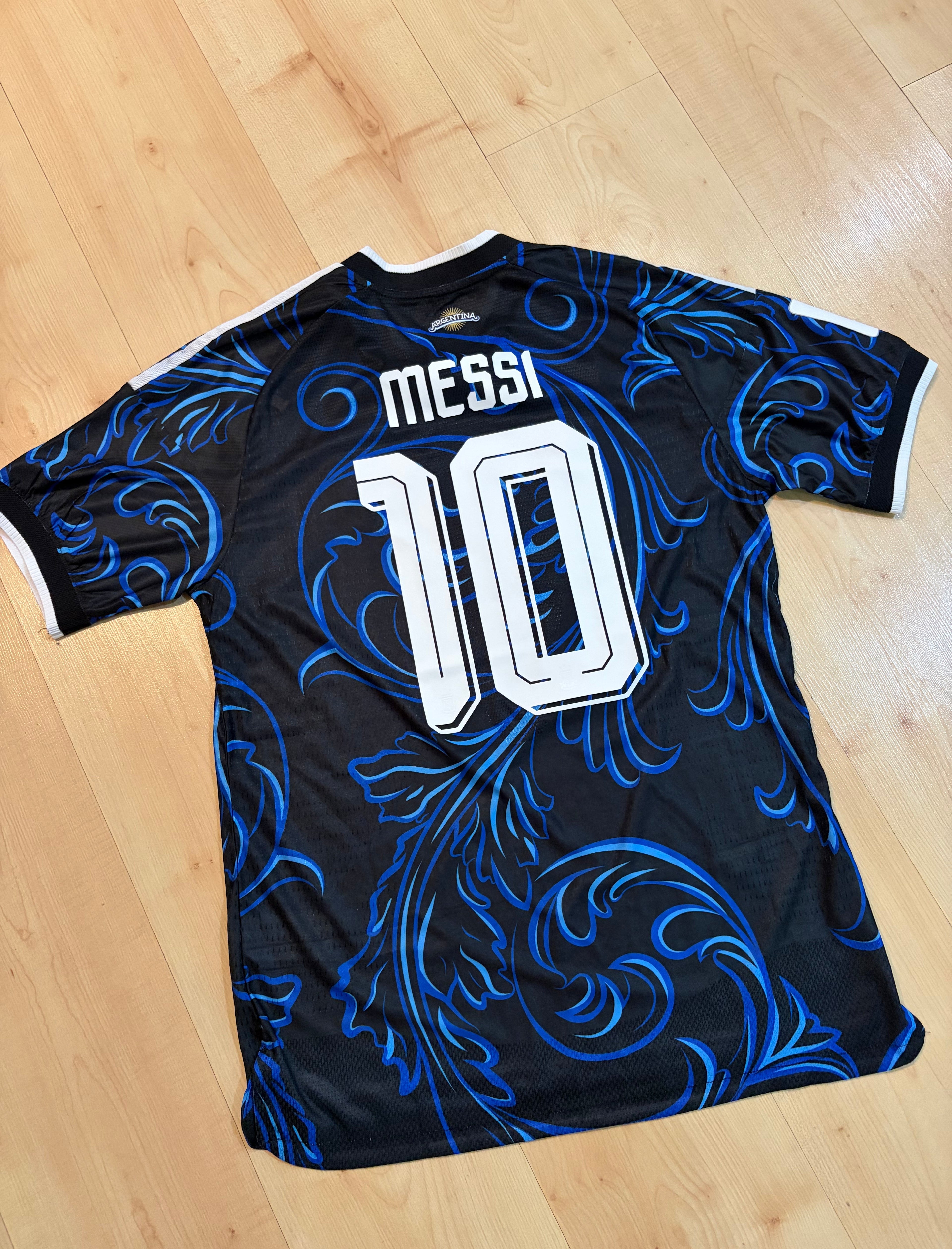 On Hand - 2026 Argentina Away Kit (XL - MESSI /10)